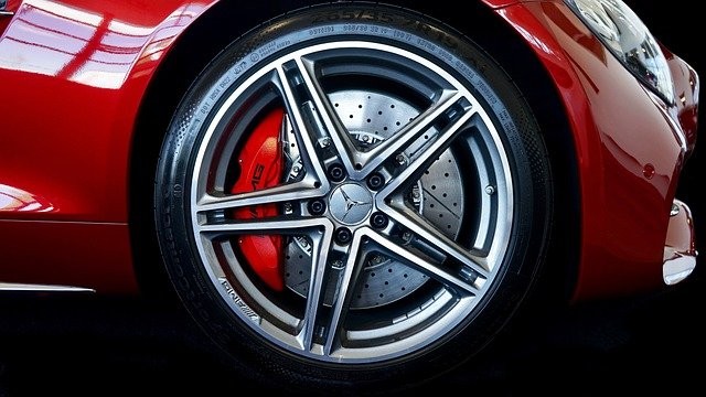 Front brakes on car (speedalternators.com)